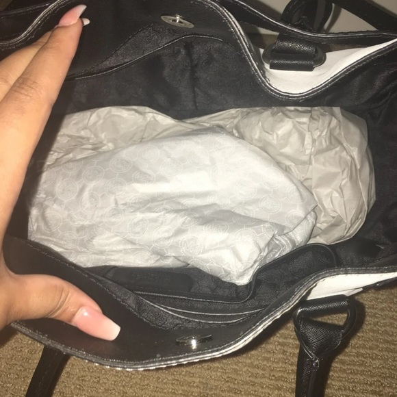 Micheal Kors - Picture 8 of 8